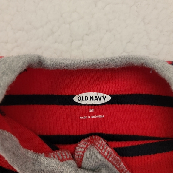 Old Navy & Carter's bundle sweatshirts for boy. - Picture 6 of 7